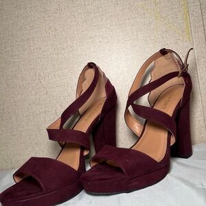 REPORT Elegant Purple Suede Heels with Ankle Strap Size 9